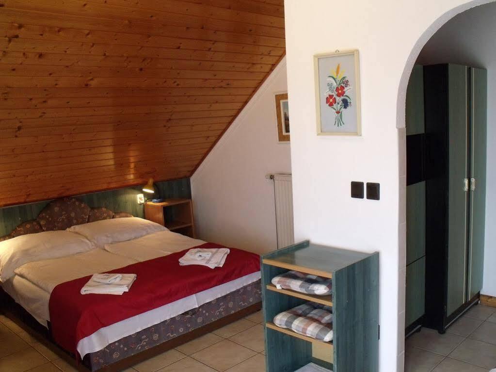 Bed and Breakfast Korona Panzio Balatonfüred Exterior foto