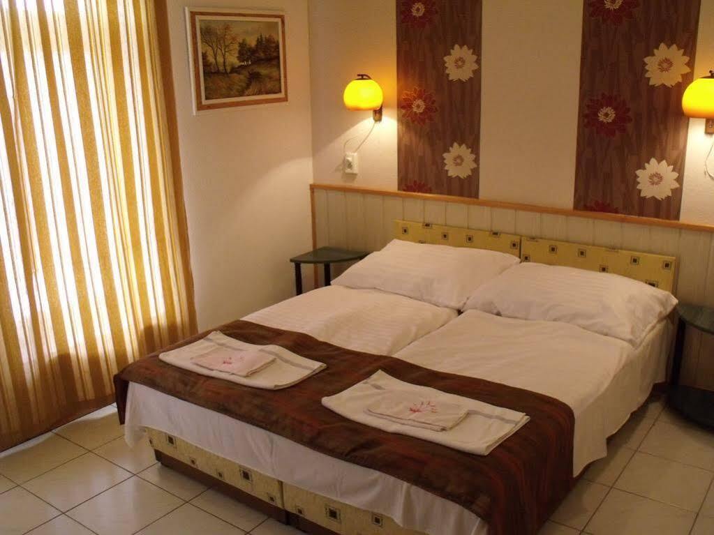 Bed and Breakfast Korona Panzio Balatonfüred Exterior foto